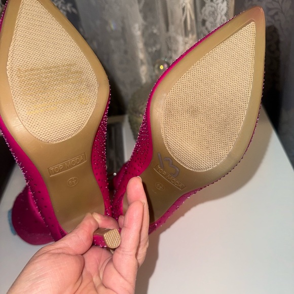 Boots - Picture 9 of 10